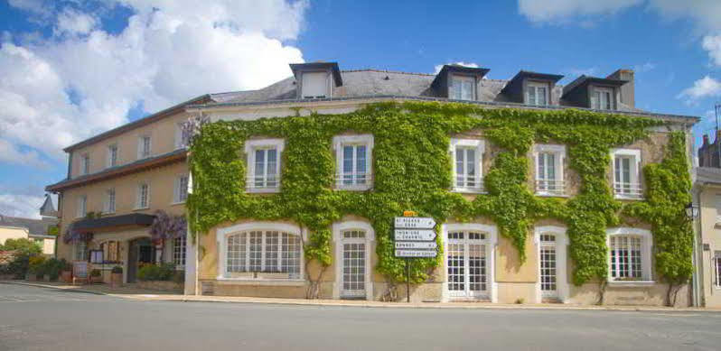 L'Ermitage Hotel & Restaurant Saulges Exterior photo
